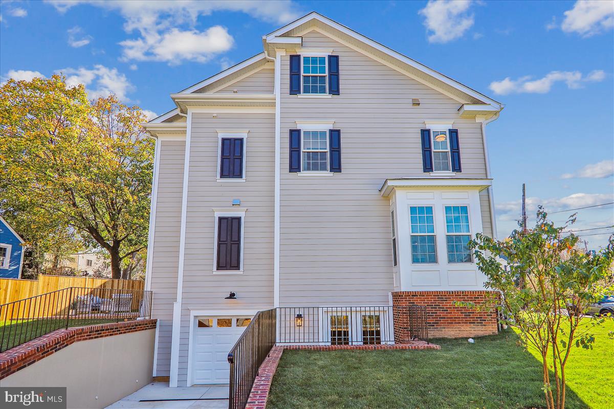 GLENBROOK VILLAGE - Residential