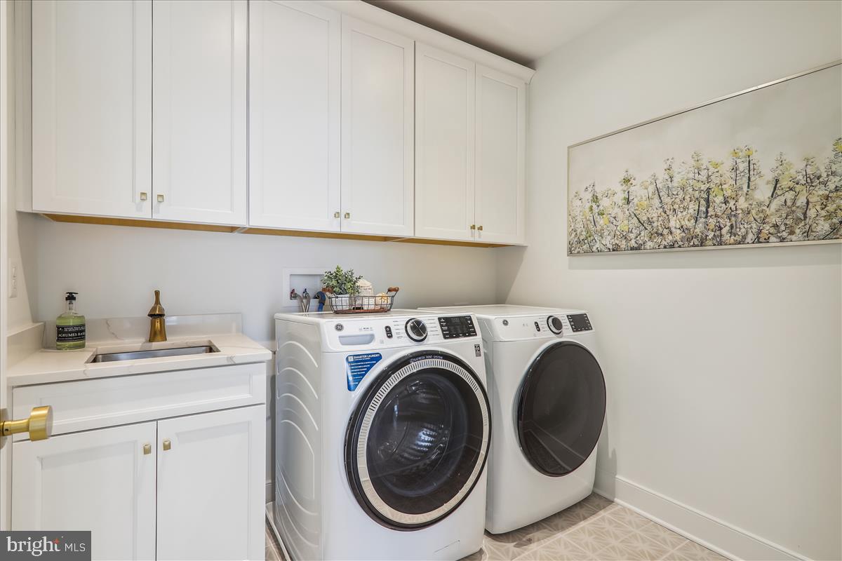 GLENBROOK VILLAGE - Residential