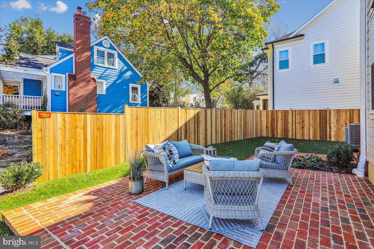 GLENBROOK VILLAGE - Residential