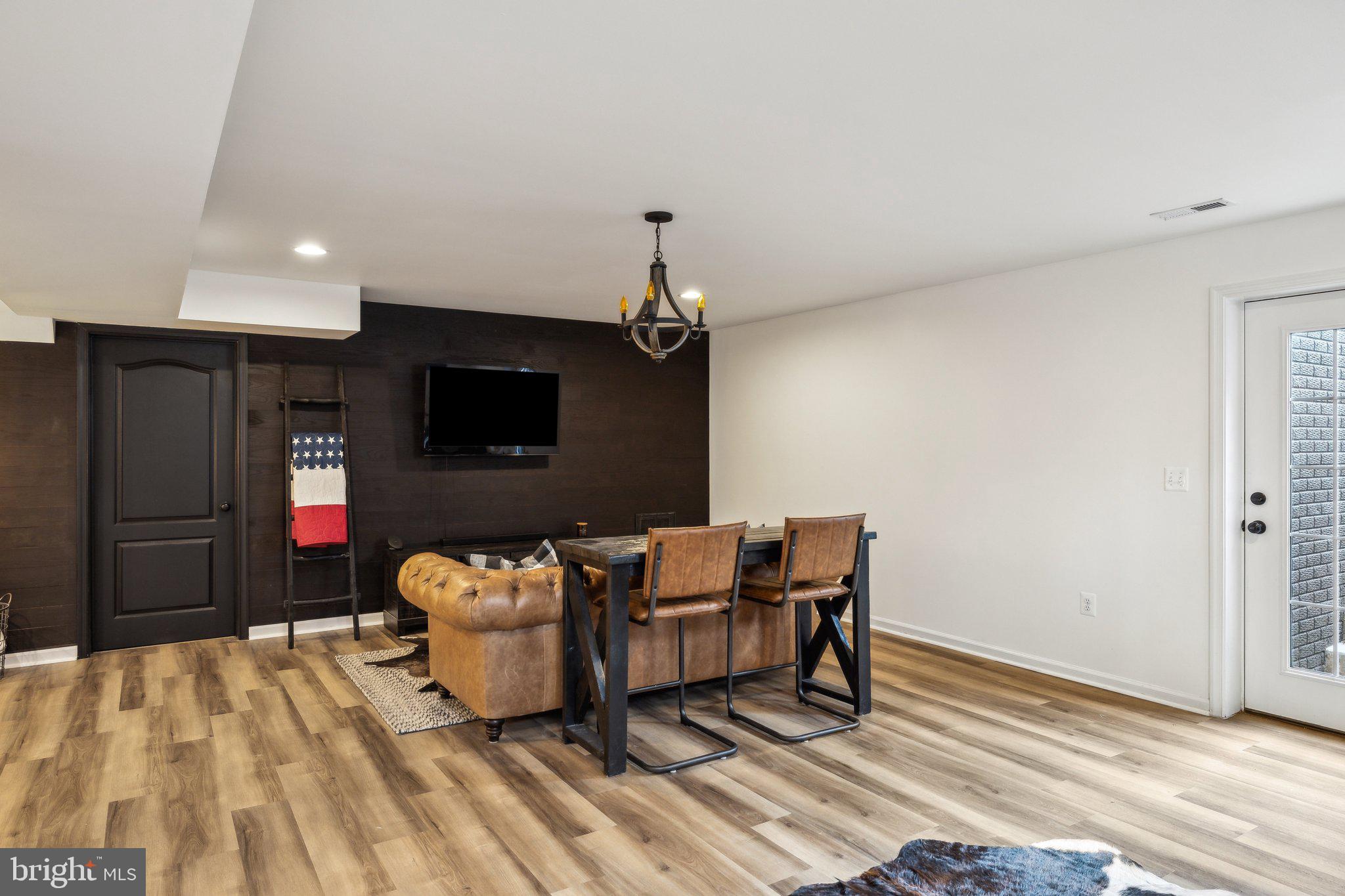 EMBREY MILL - Residential