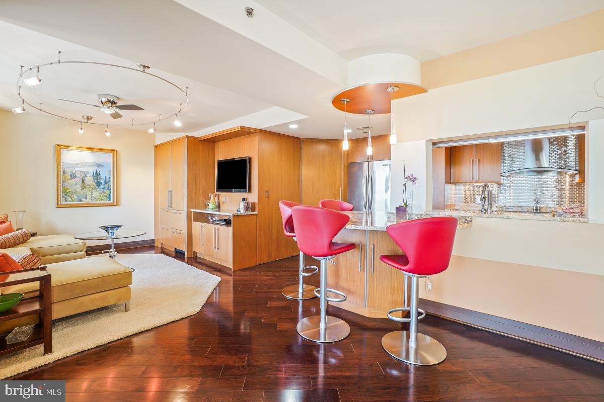 SOMERSET HOUSE - Residential