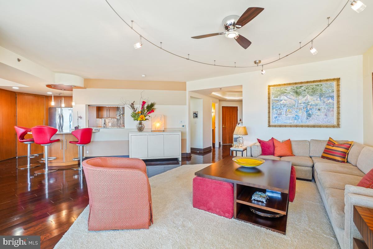 SOMERSET HOUSE - Residential