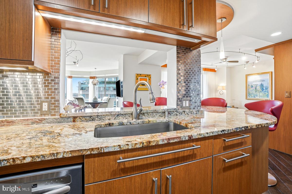 SOMERSET HOUSE - Residential