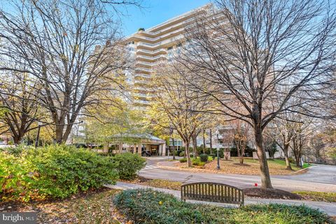 Photo of 5600 Wisconsin Avenue #1-1602, CHEVY CHASE, MD 20815 (MLS # MDMC2208226)