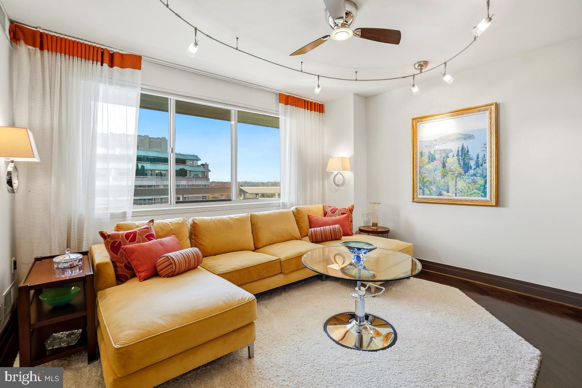 SOMERSET HOUSE - Residential