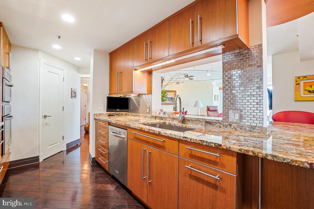 SOMERSET HOUSE - Residential