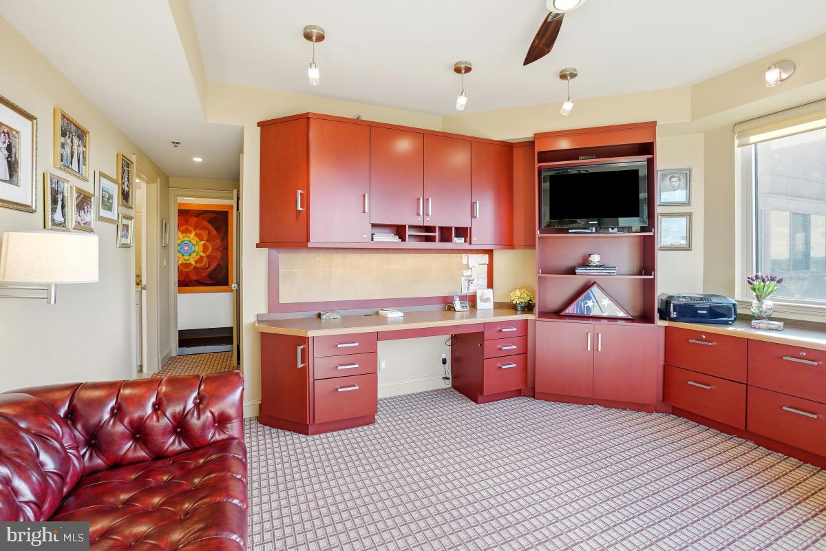 SOMERSET HOUSE - Residential