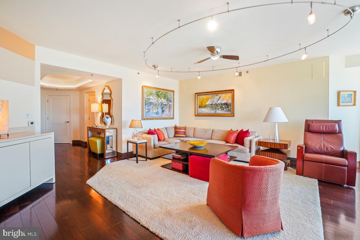 SOMERSET HOUSE - Residential