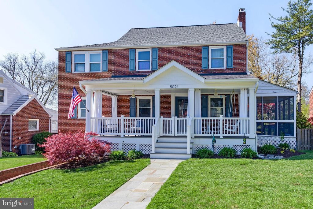 Photo of 5021 25th Road N, ARLINGTON, VA 22207 (MLS # VAAR2057350)