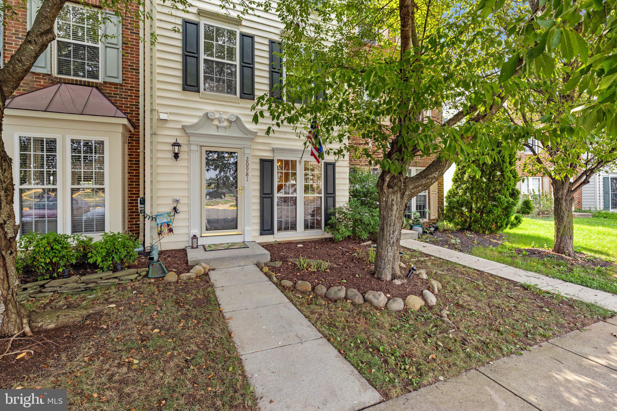 ASHBURN VILLAGE - Residential