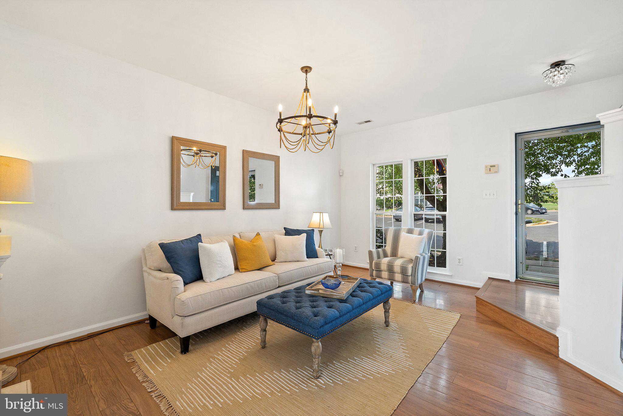 ASHBURN VILLAGE - Residential