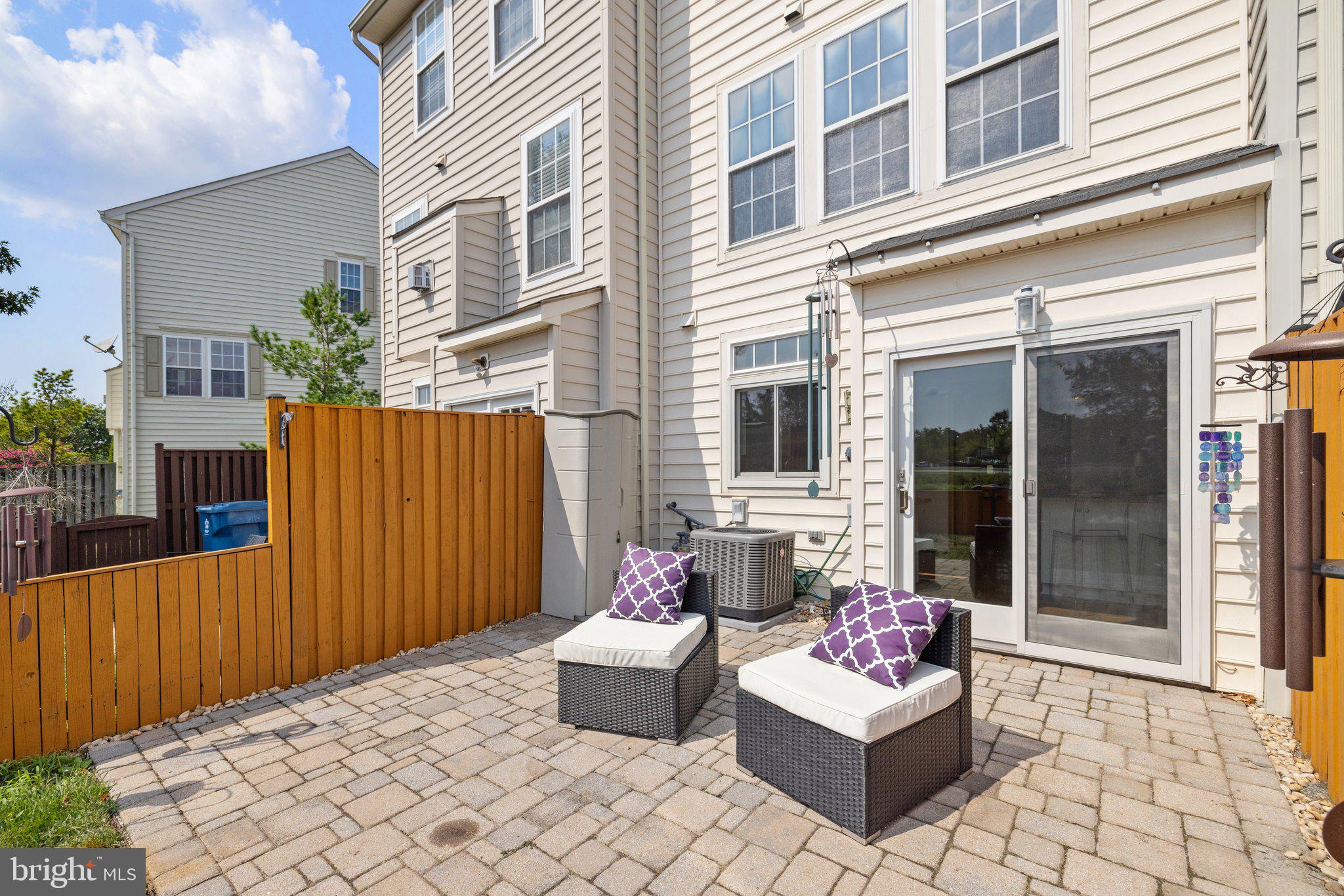 ASHBURN VILLAGE - Residential