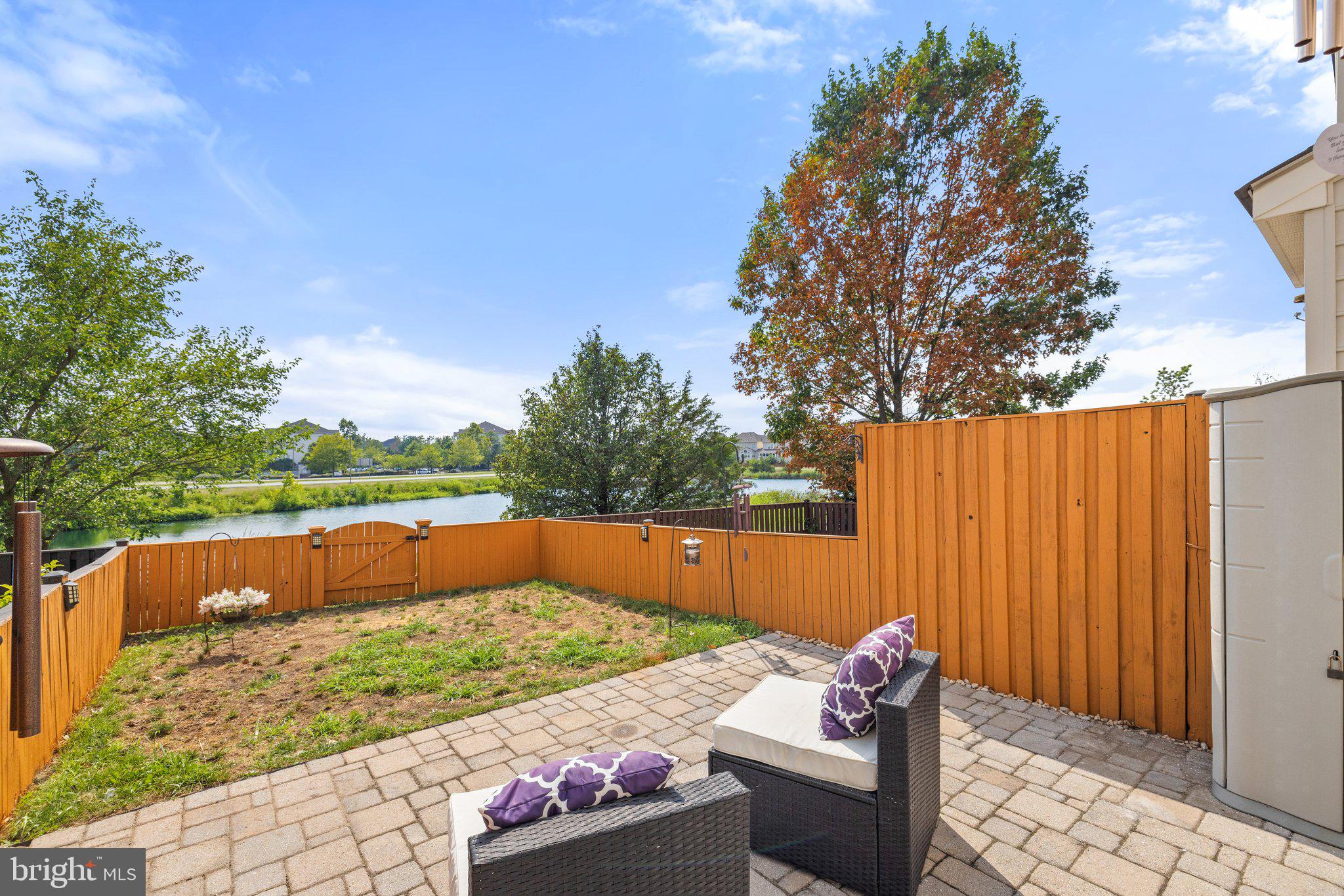 ASHBURN VILLAGE - Residential