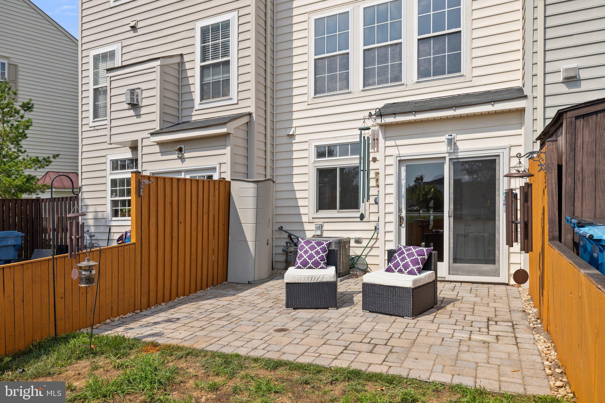 ASHBURN VILLAGE - Residential