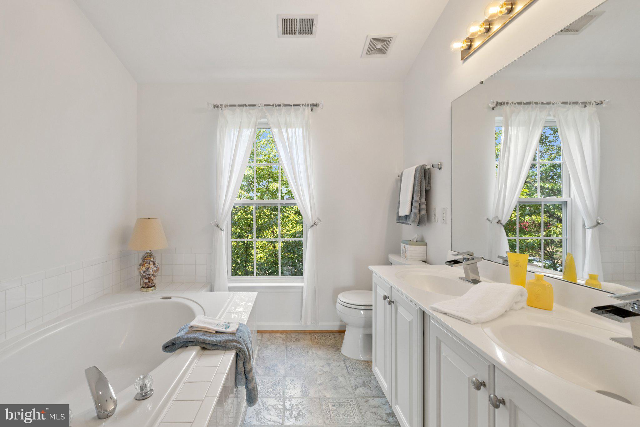 ASHBURN VILLAGE - Residential