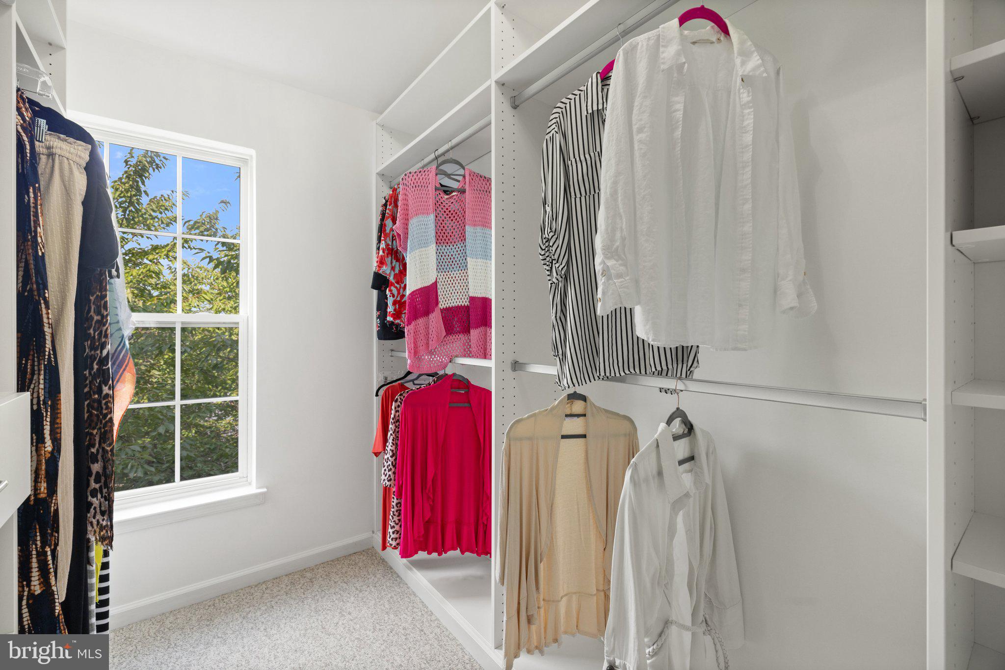 ASHBURN VILLAGE - Residential