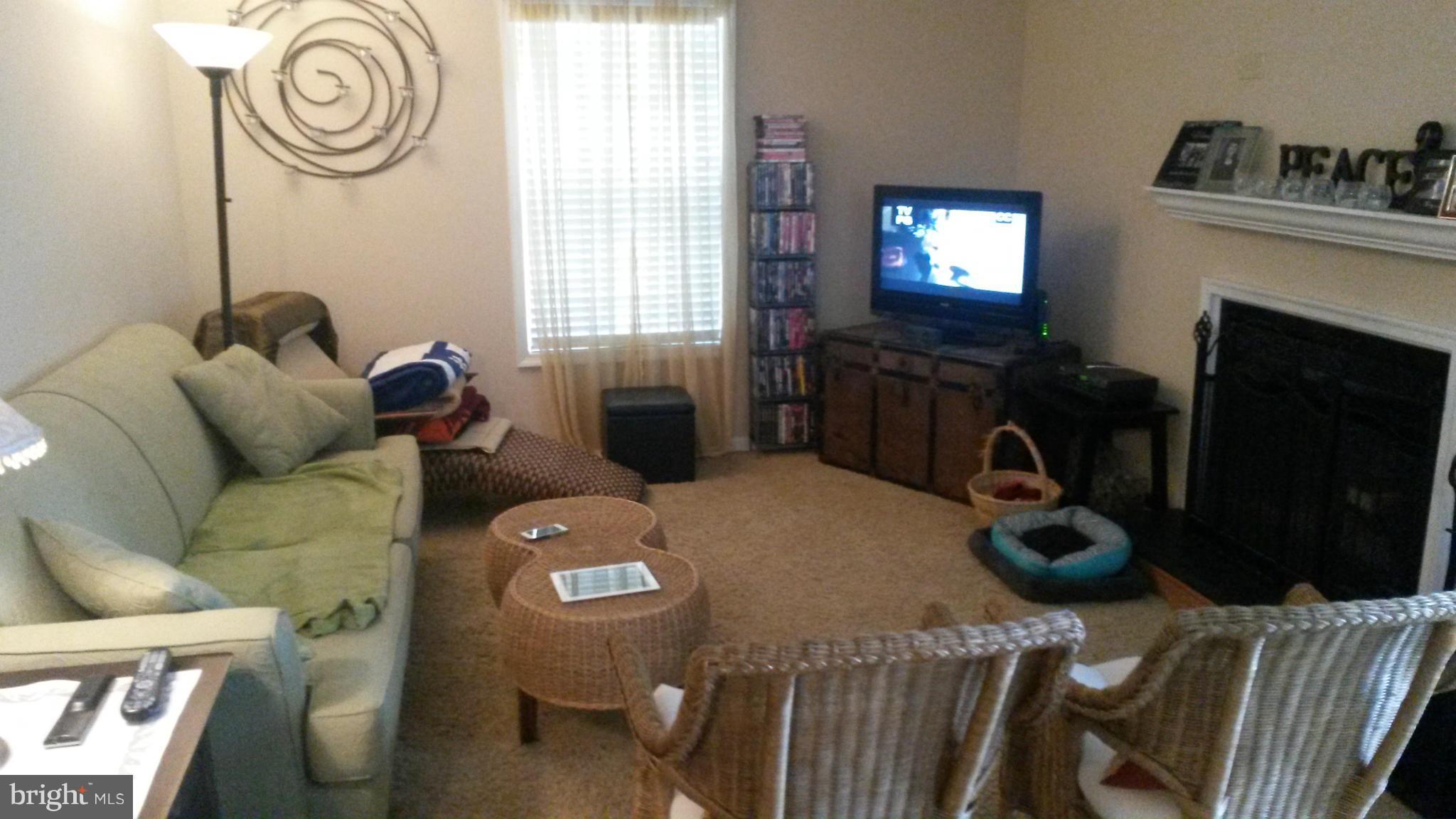 FOUR WINDS AT OAKTON - Residential Lease