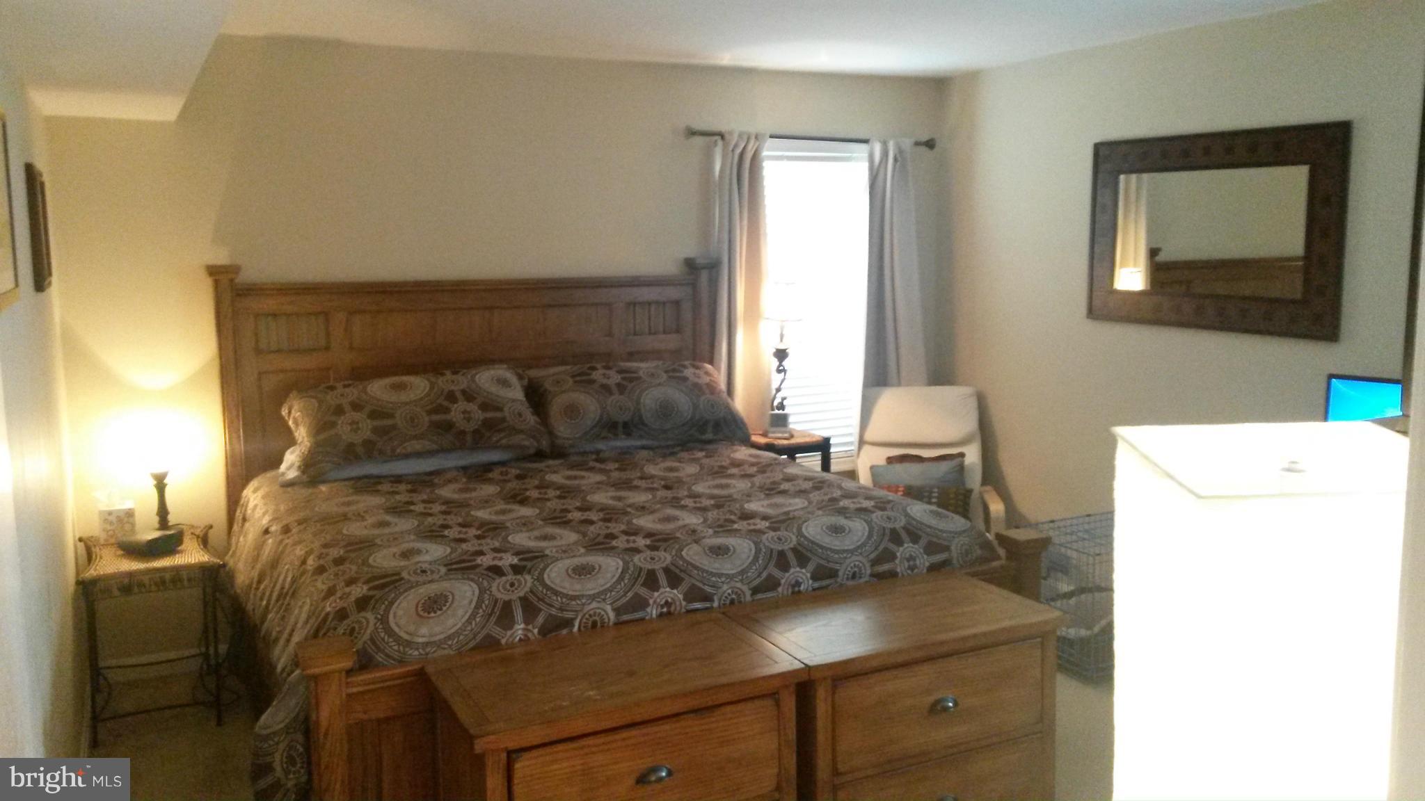 FOUR WINDS AT OAKTON - Residential Lease