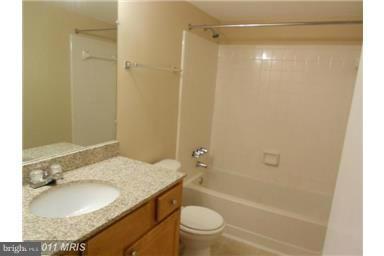 FOUR WINDS AT OAKTON - Residential Lease