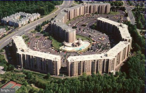 8350 Greensboro Drive Unit 1008, McLean, VA 22102 - MLS#: VAFX2225530
