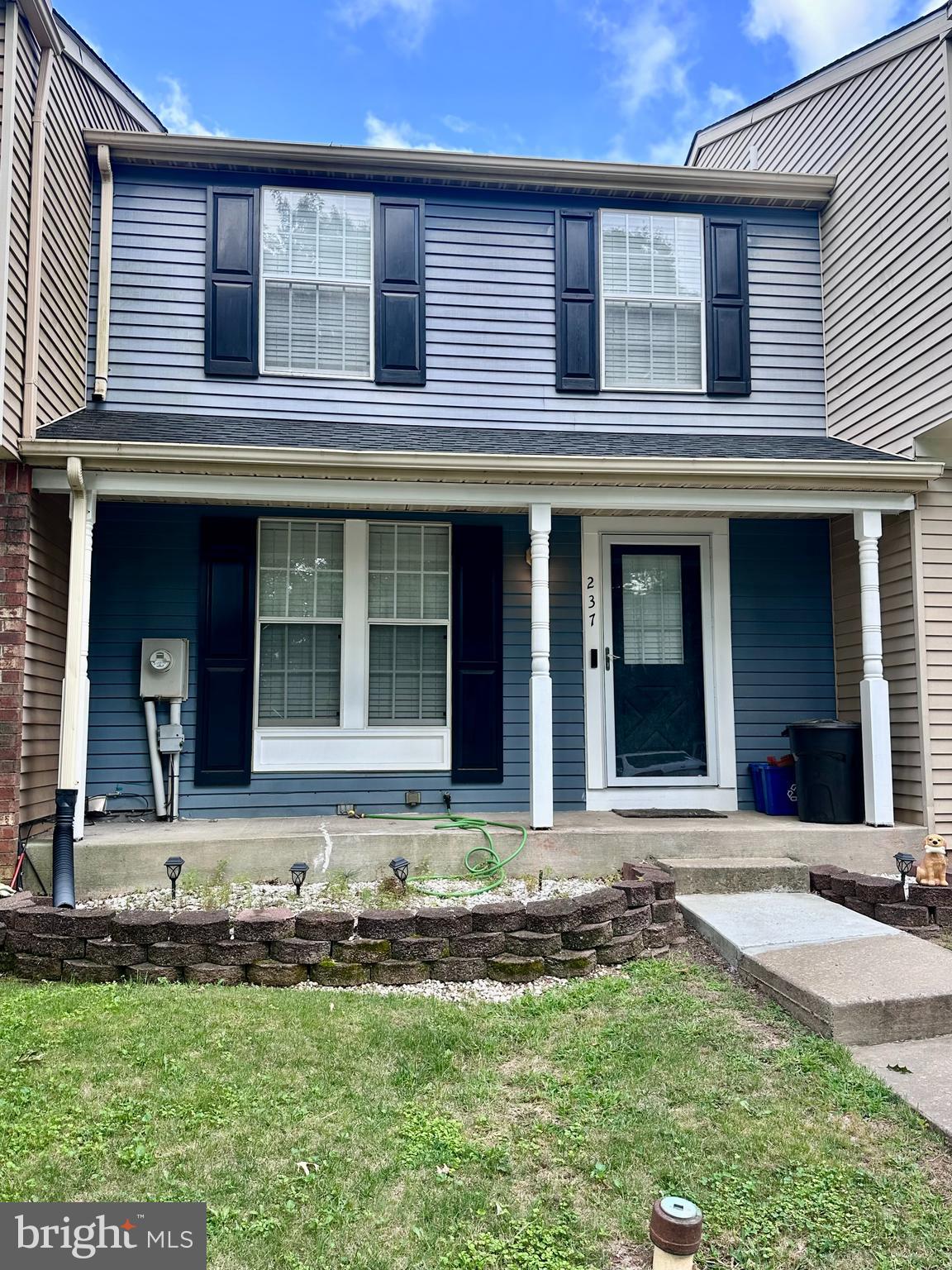 CONSTANT FRIENDSHIP - Residential