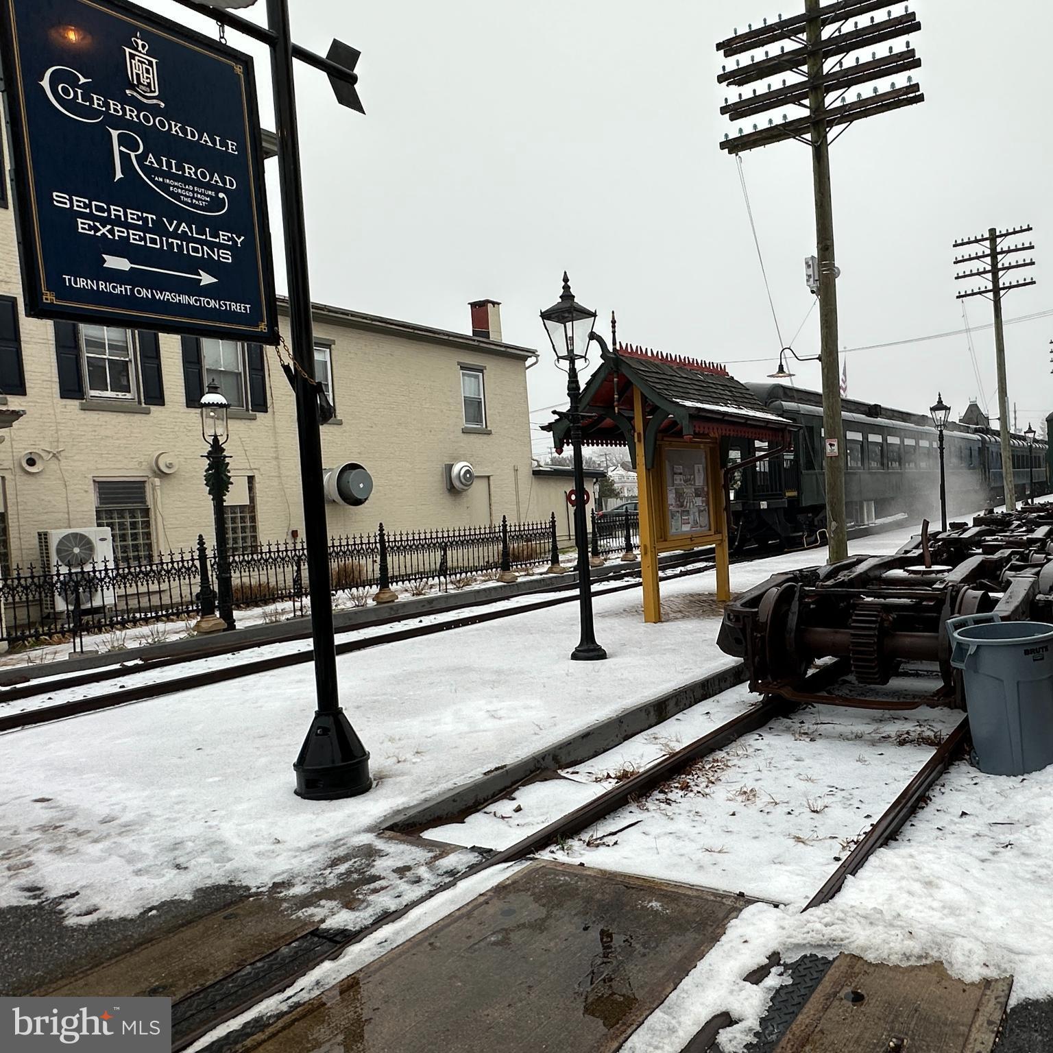 116 E PHILADELPHIA AVENUE