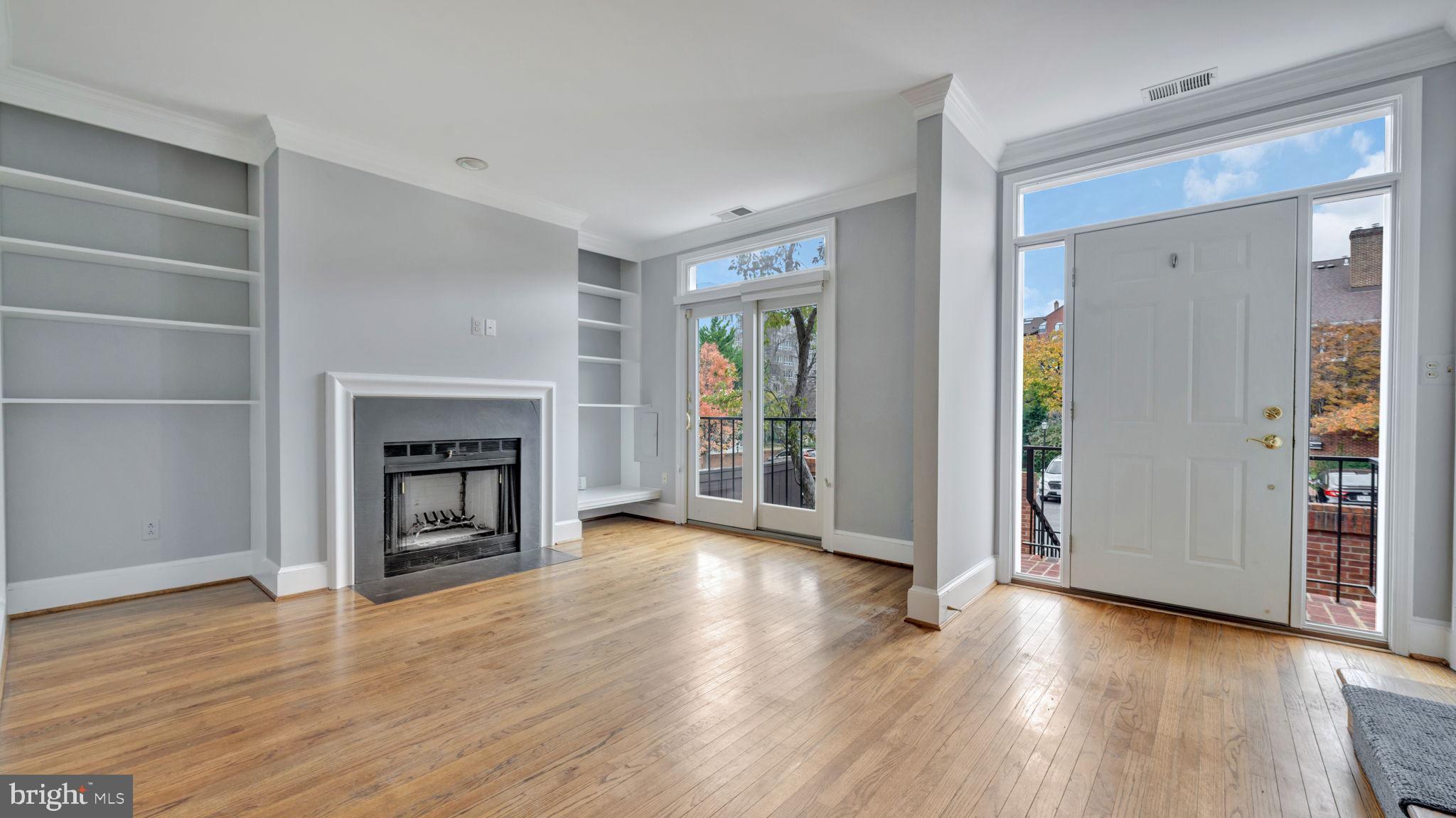 1050 N RANDOLPH STREET