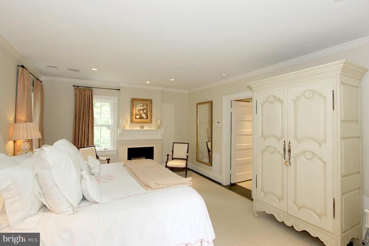 WESLEY HEIGHTS - Residential