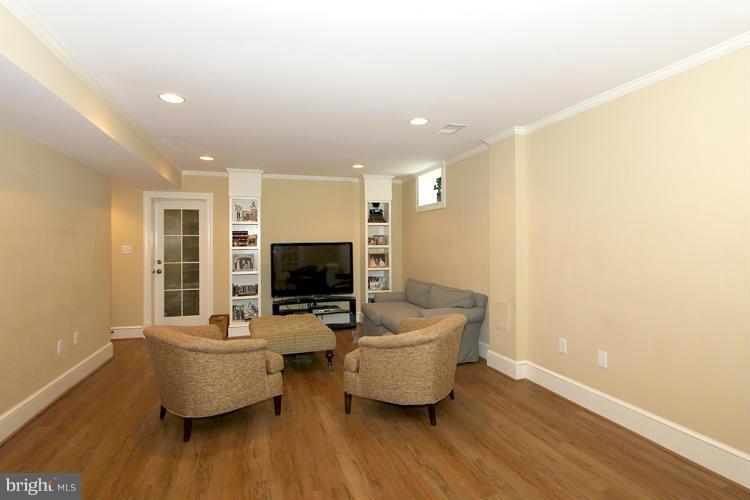 WESLEY HEIGHTS - Residential