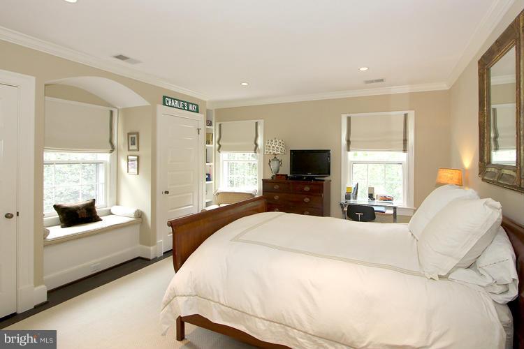 WESLEY HEIGHTS - Residential