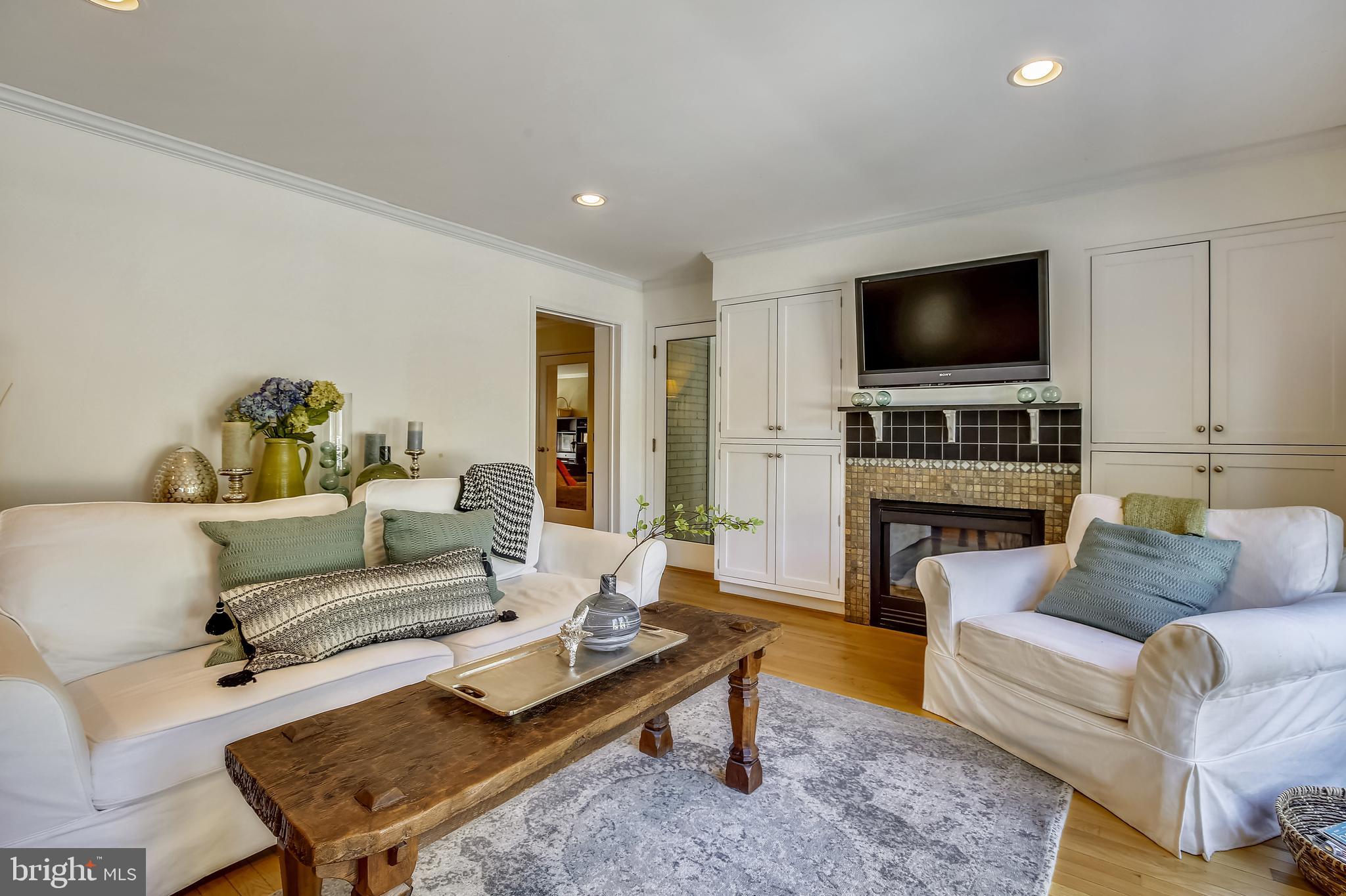 BEVERLY HILLS - Residential