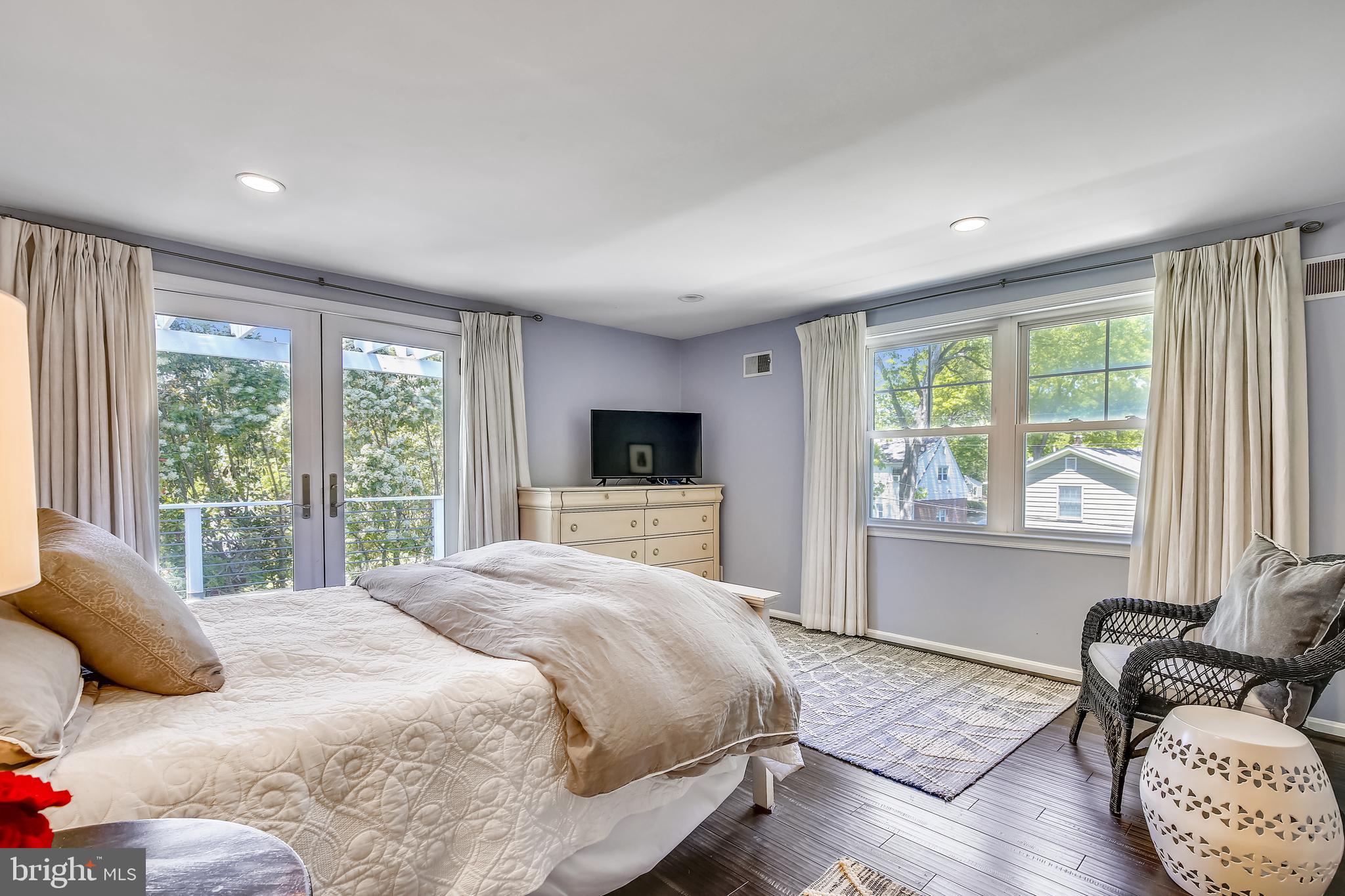 BEVERLY HILLS - Residential