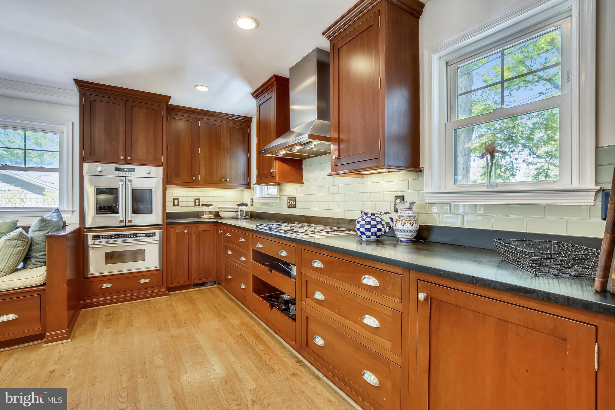 BEVERLY HILLS - Residential