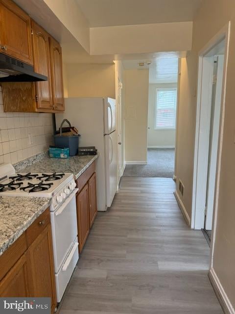 1014 NE 48TH PLACE NE 4