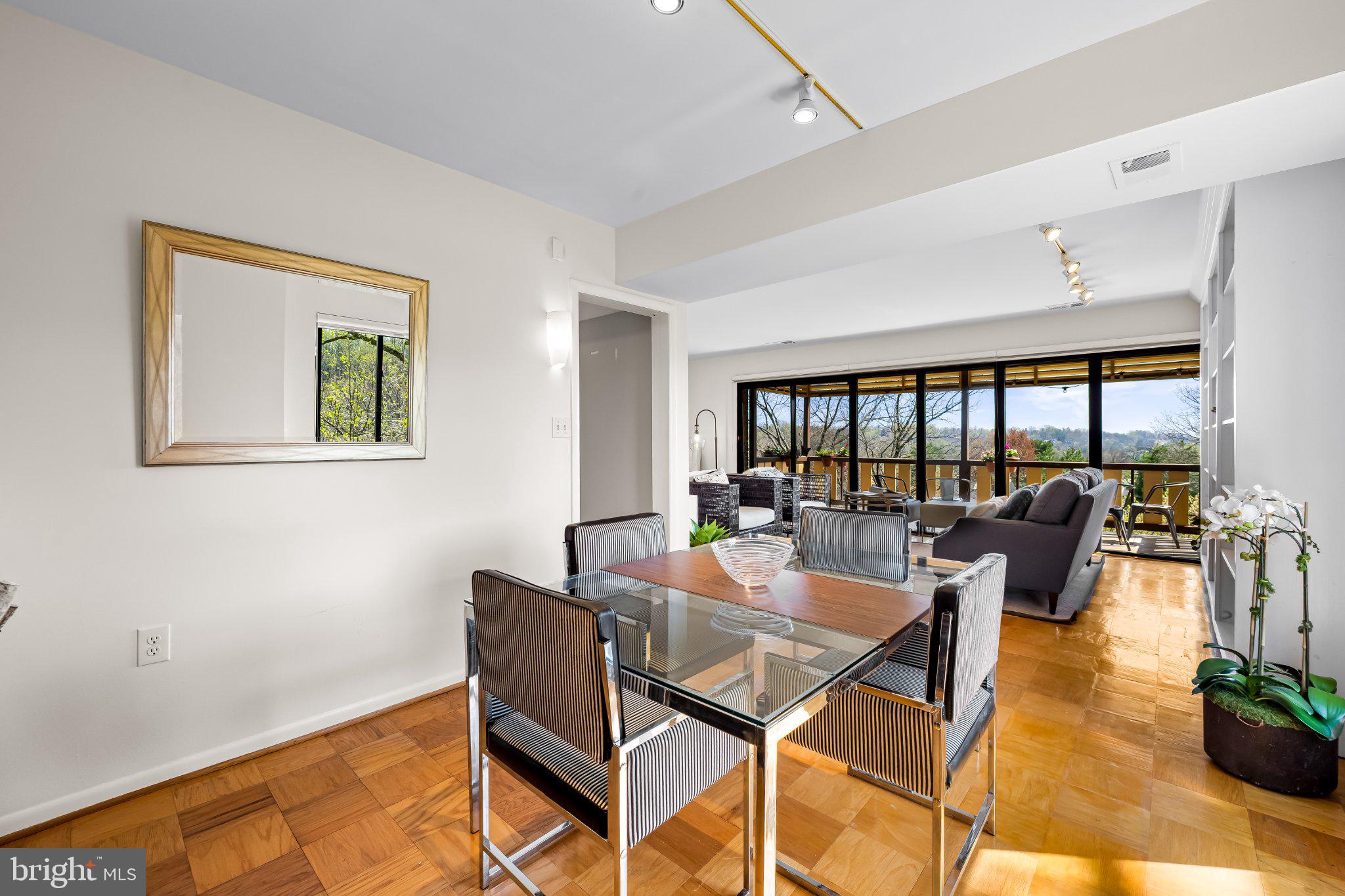 CROSS KEYS - Residential