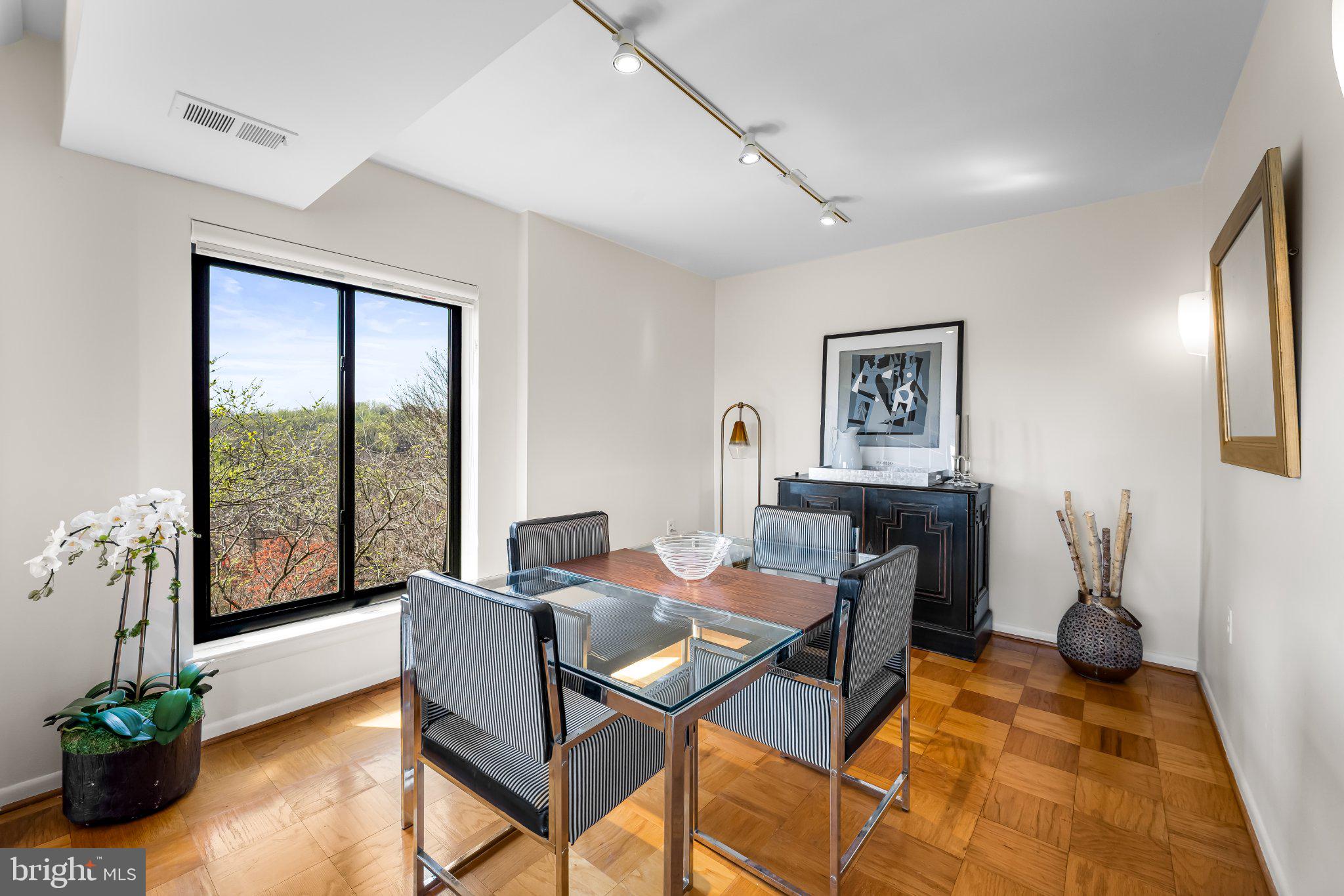 CROSS KEYS - Residential