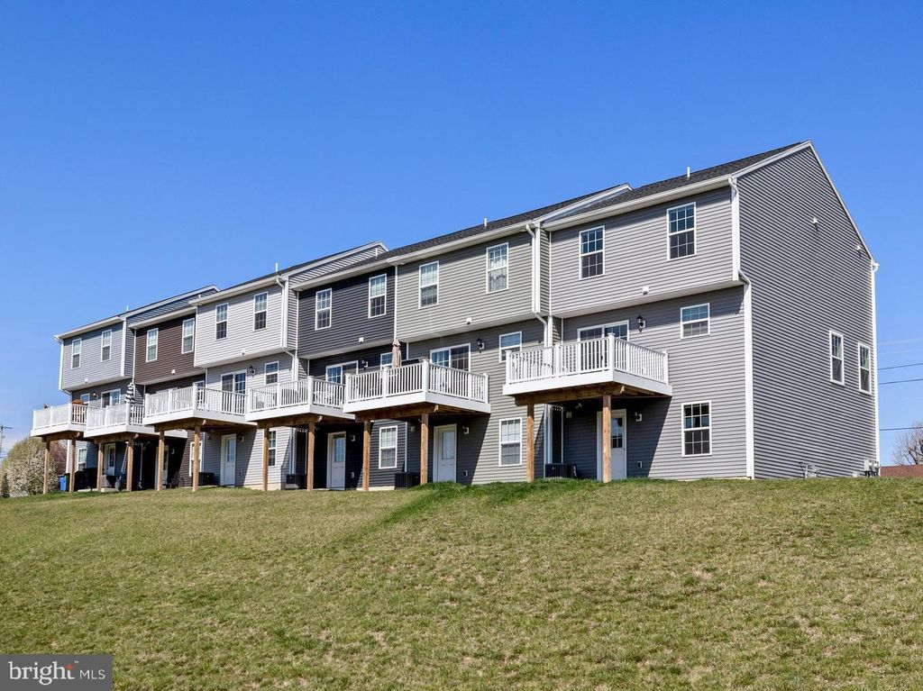 Photo of 90 Penstock Ln, GETTYSBURG, PA 17325 (MLS # PAAD2021874)