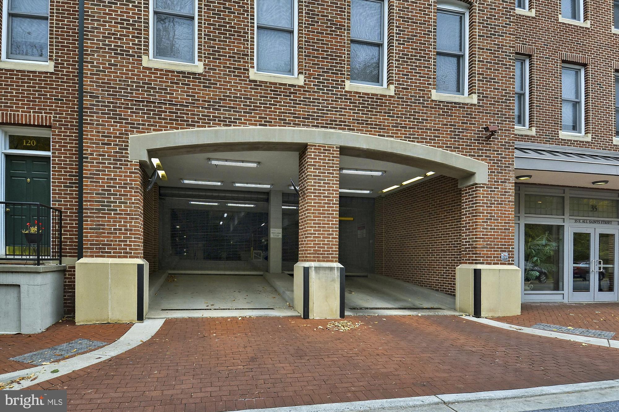 MAXWELL PLACE - Residential