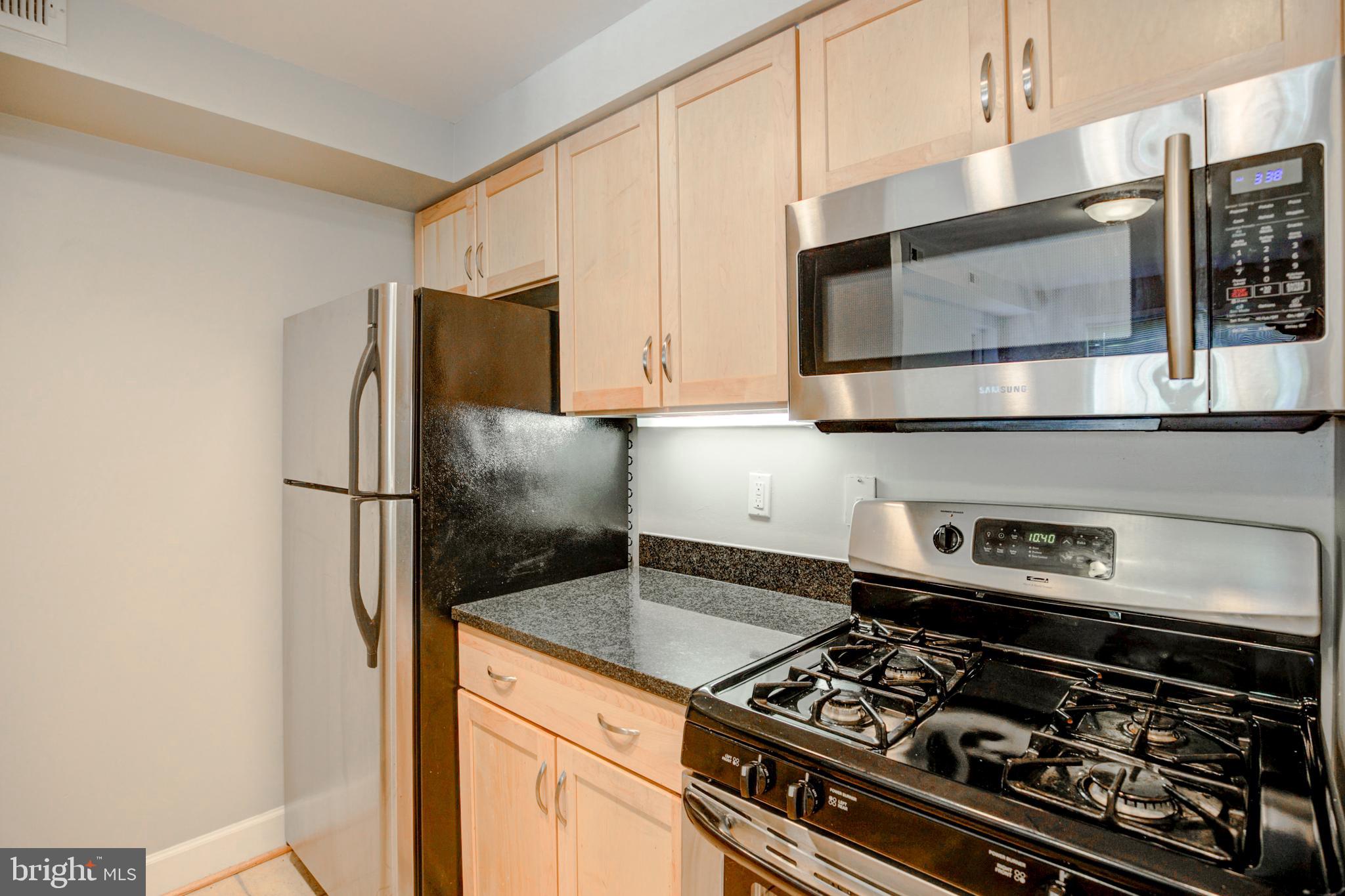 GATEHOUSE CONDOMINIUM - Residential Lease