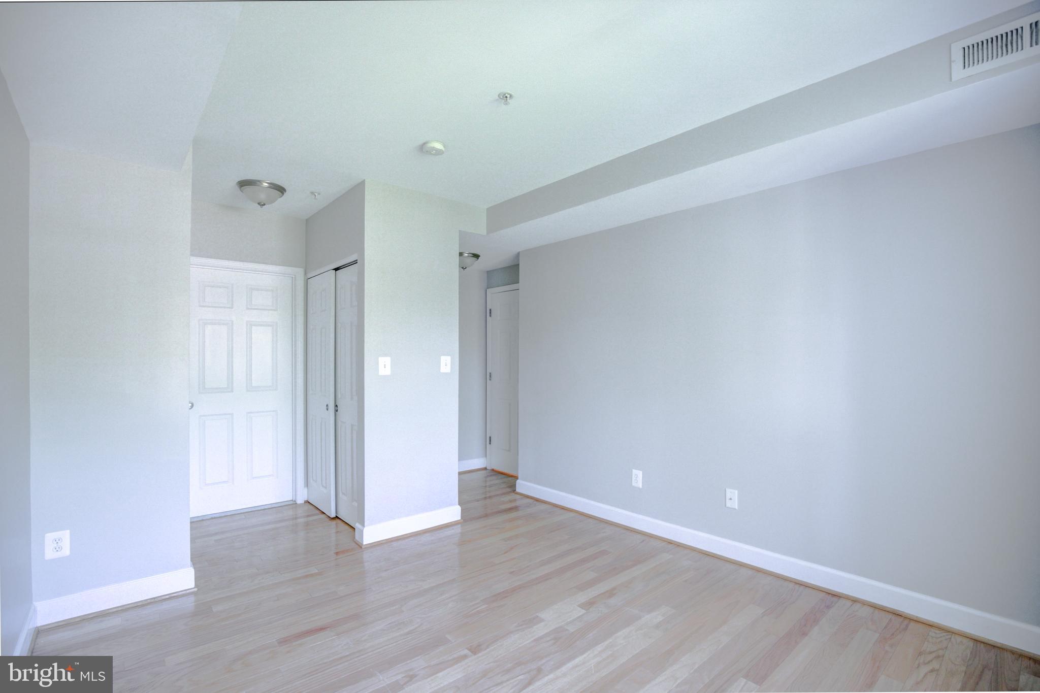 GATEHOUSE CONDOMINIUM - Residential Lease