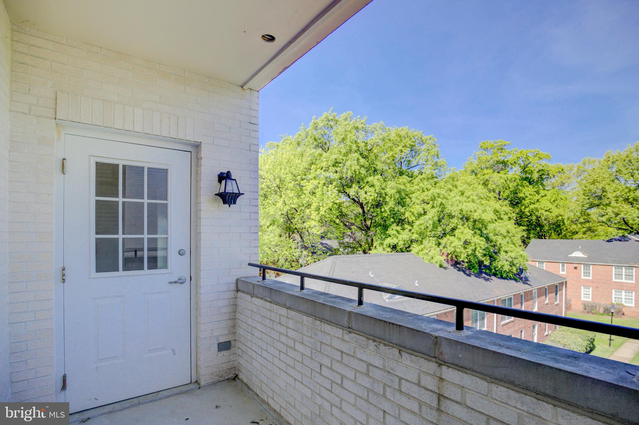 GATEHOUSE CONDOMINIUM - Residential Lease