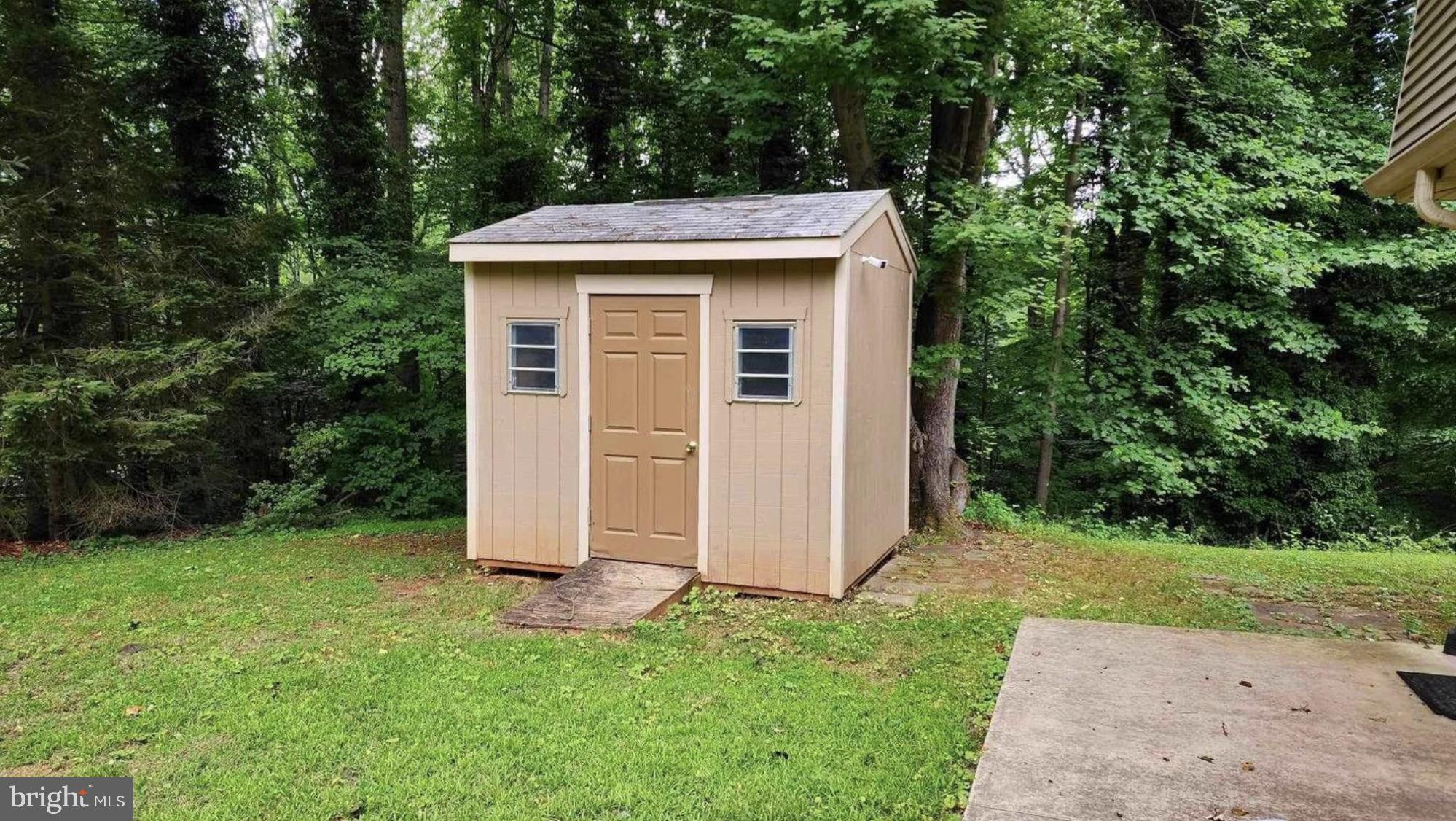 7255 MOSS LANE