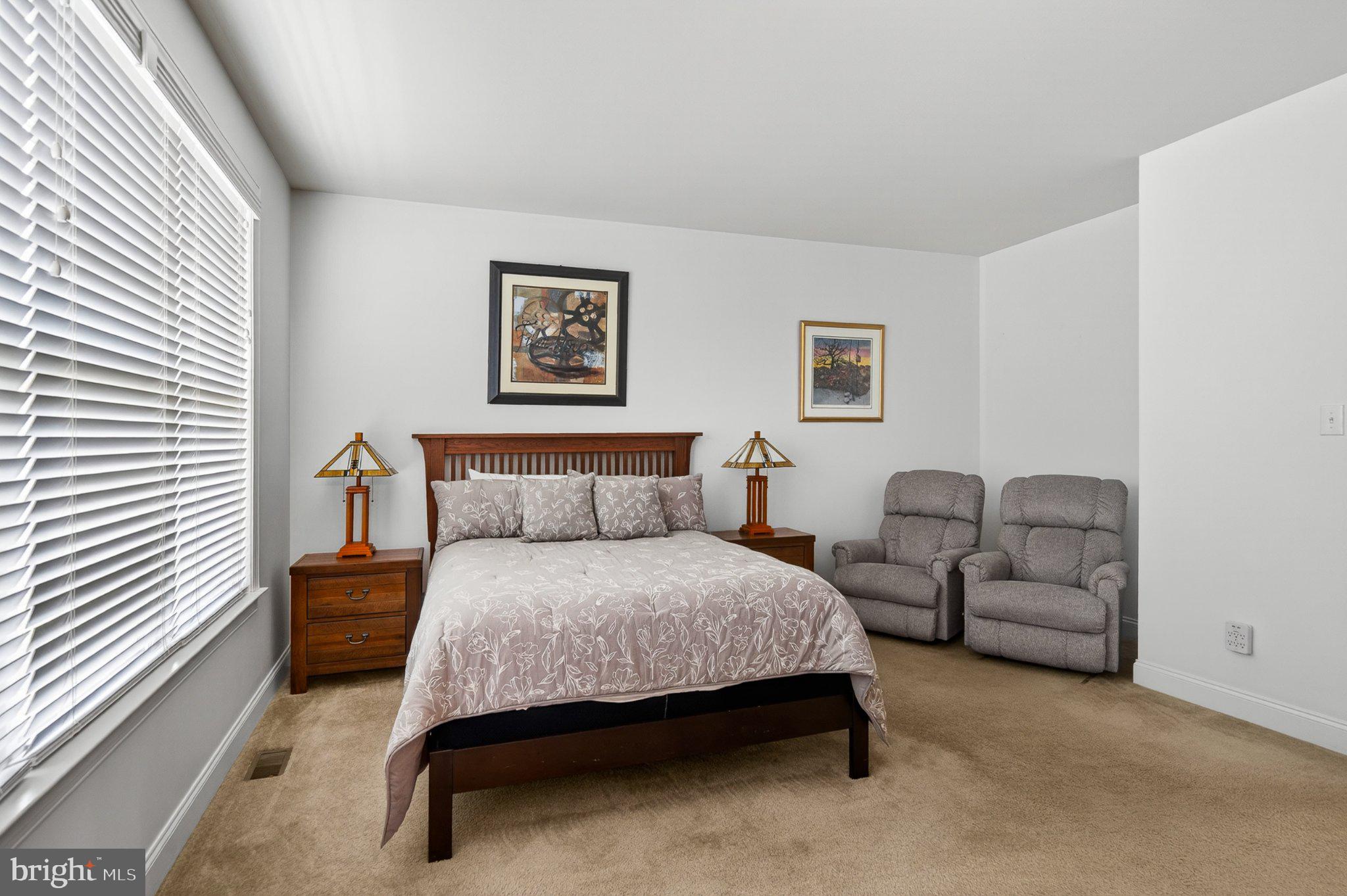 KNOB HILL FARMS - Residential