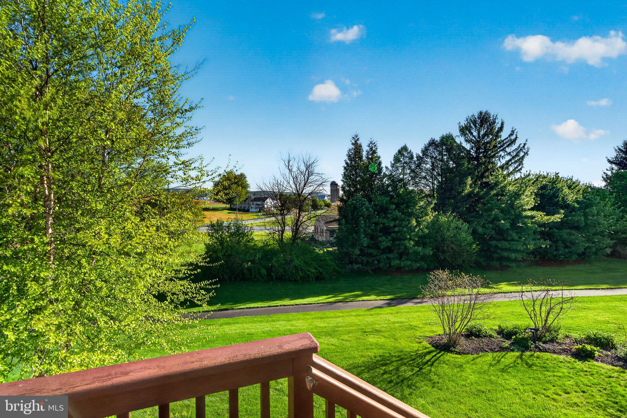 KNOB HILL FARMS - Residential
