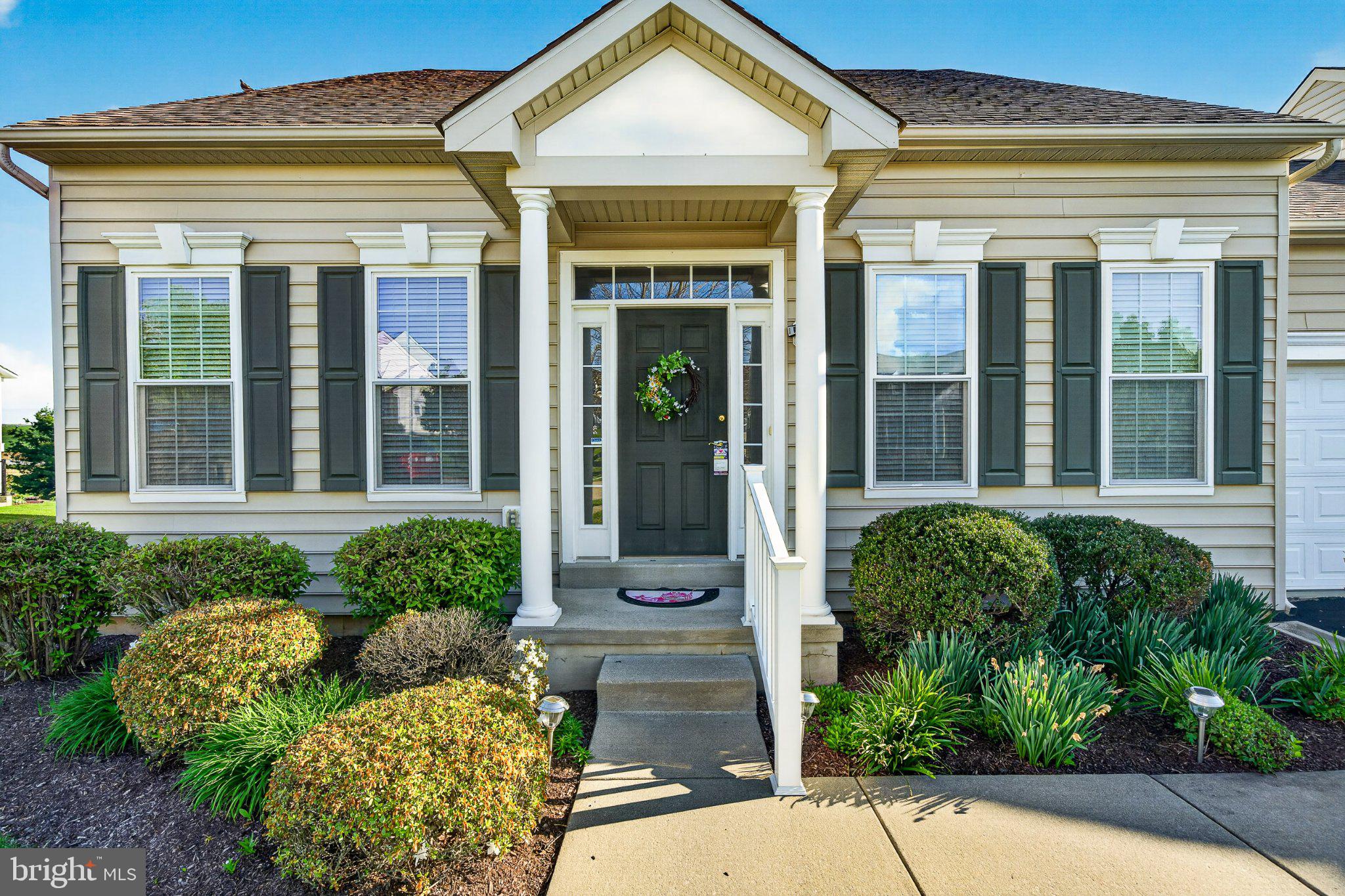 KNOB HILL FARMS - Residential