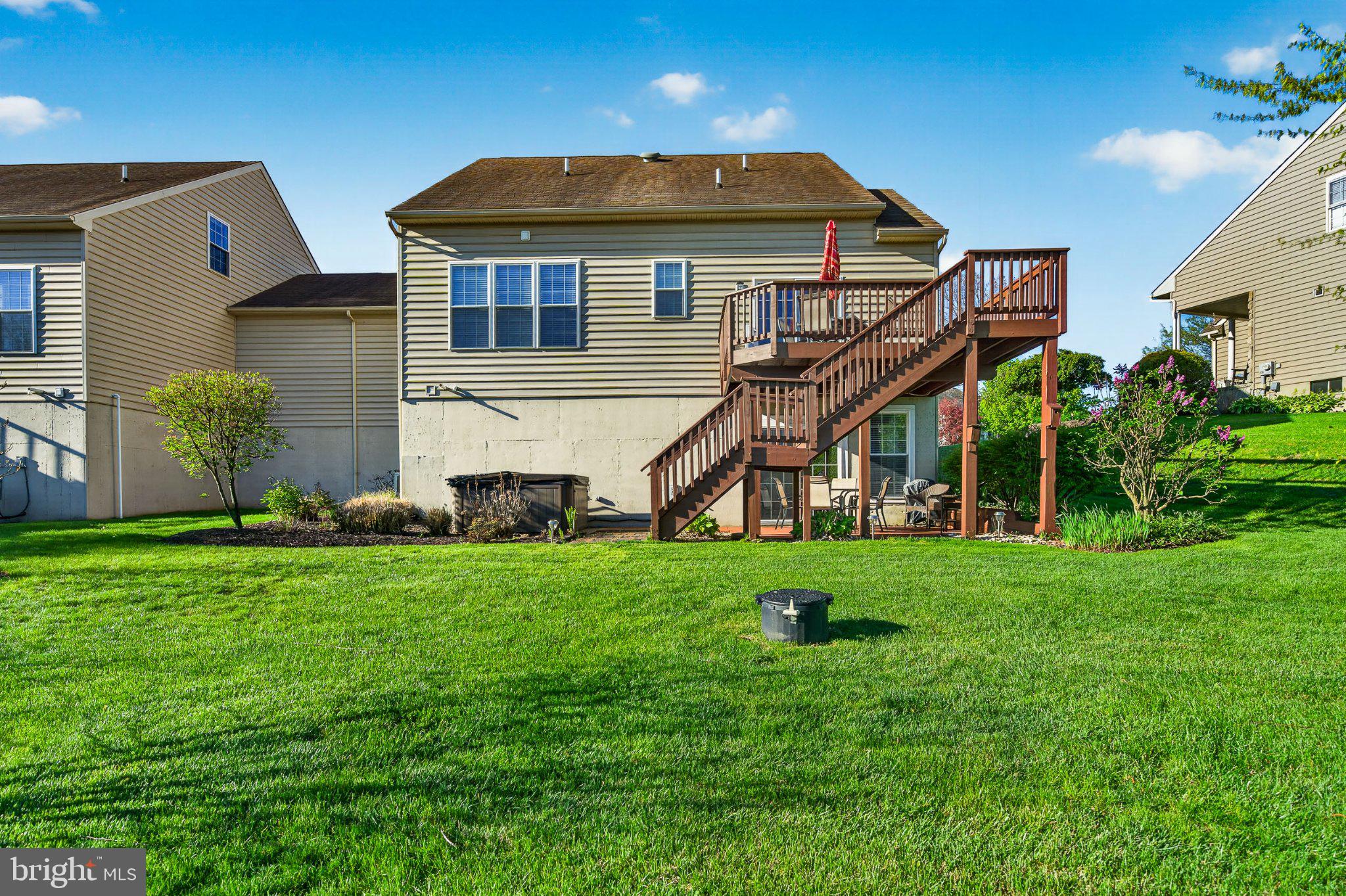 KNOB HILL FARMS - Residential