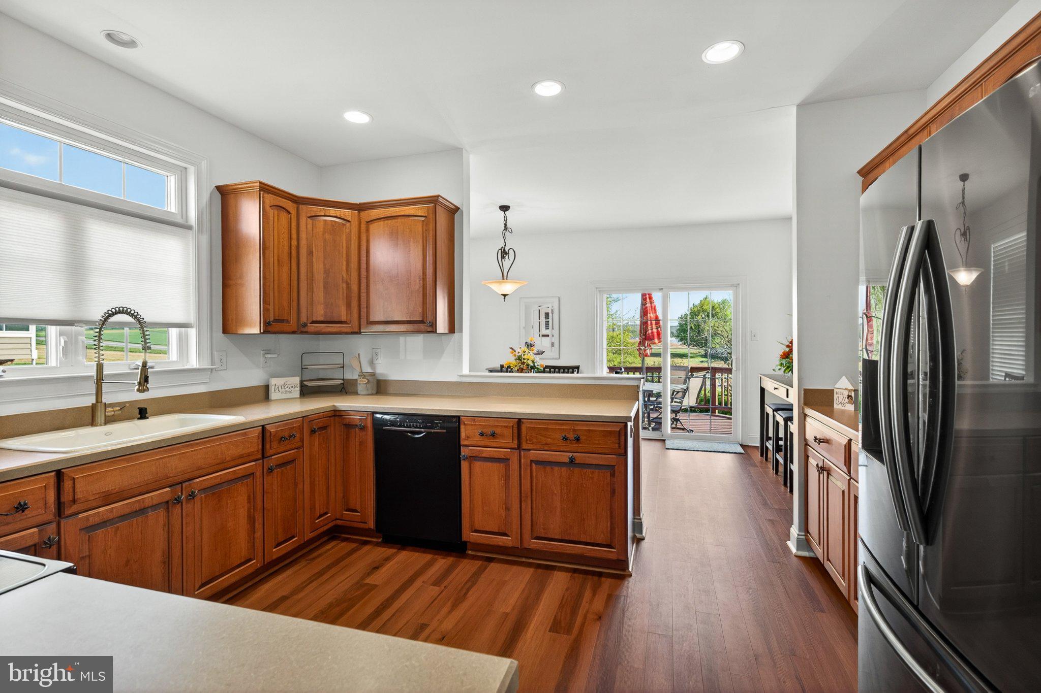 KNOB HILL FARMS - Residential