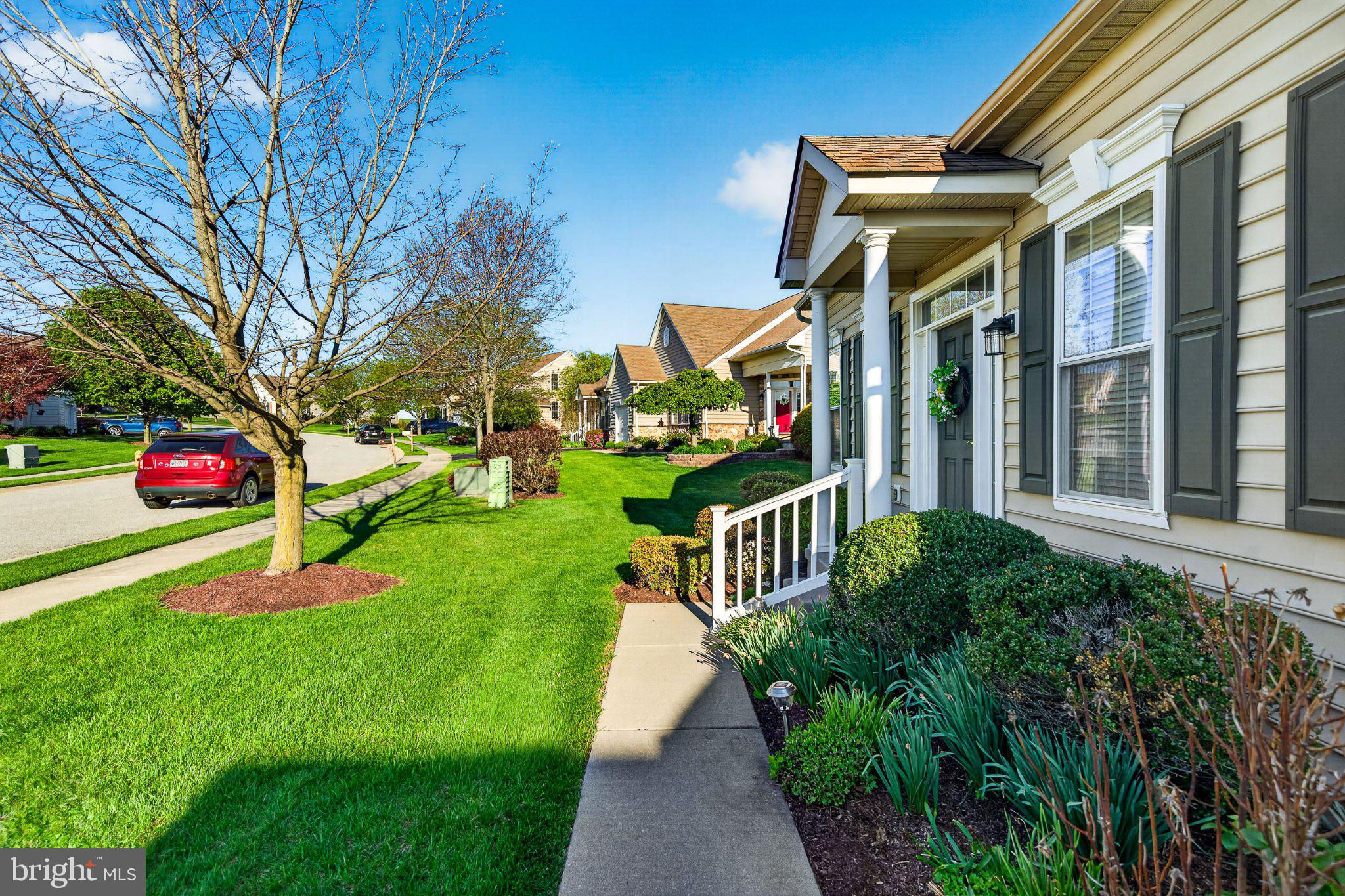KNOB HILL FARMS - Residential