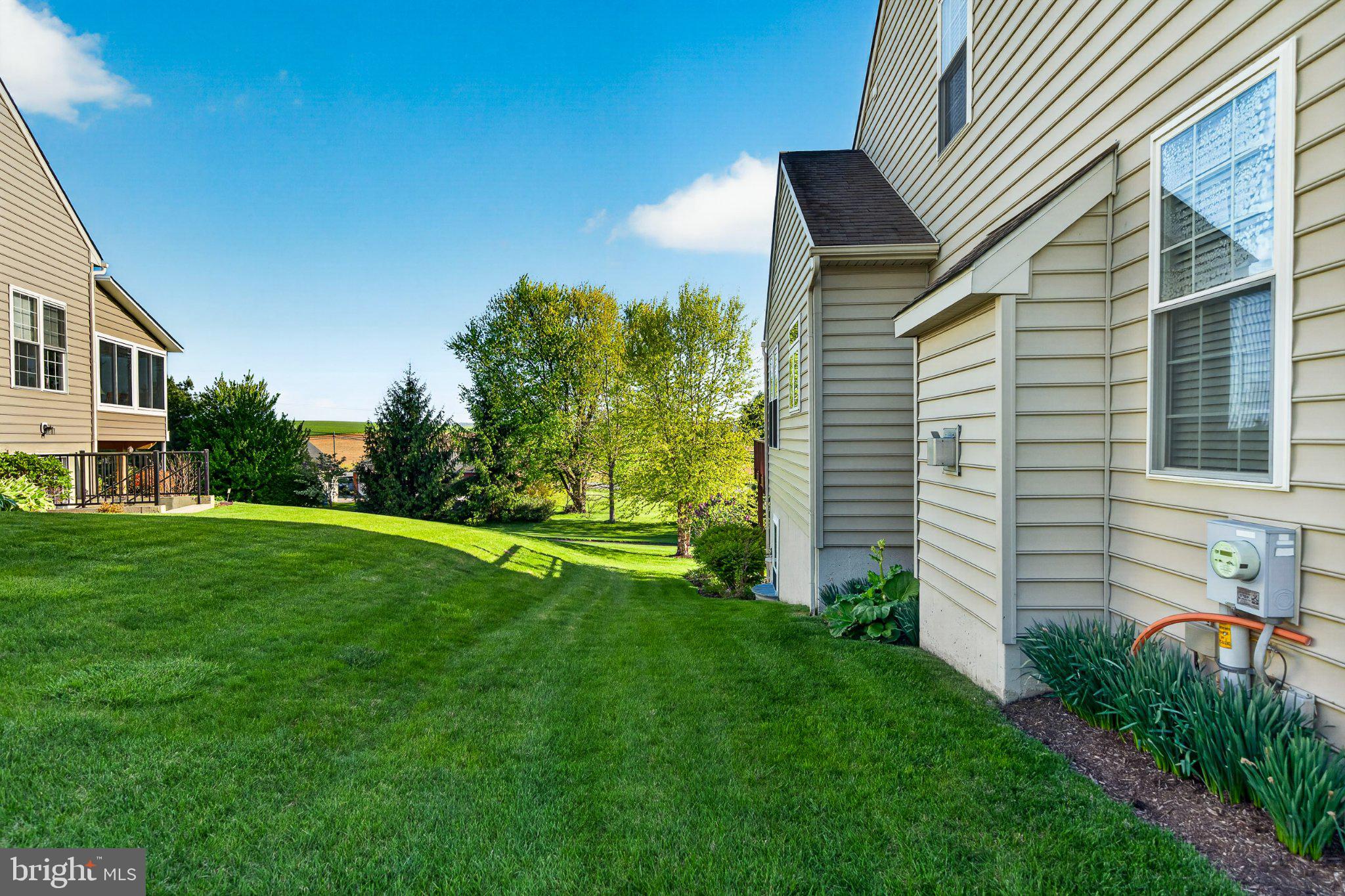 KNOB HILL FARMS - Residential