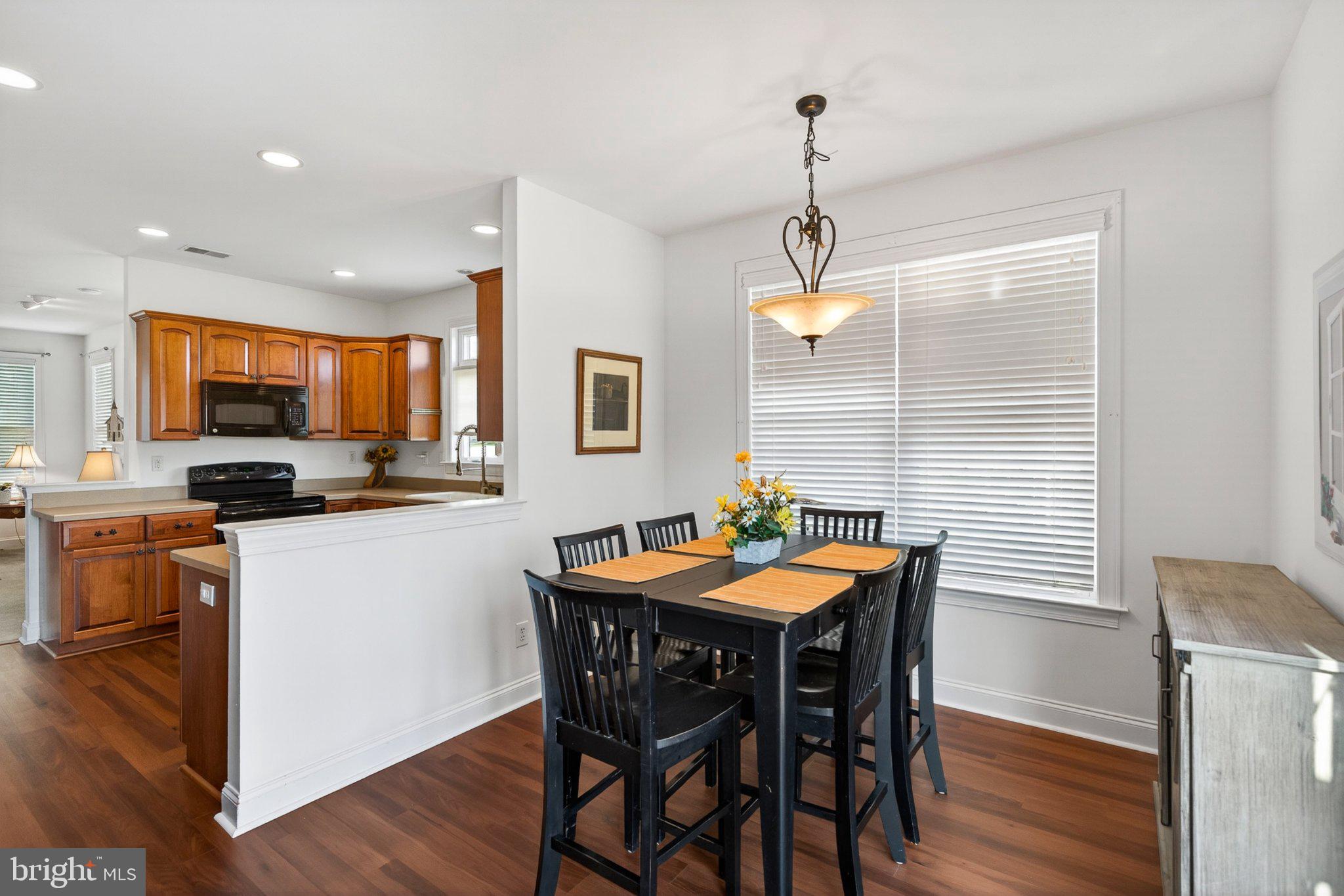KNOB HILL FARMS - Residential